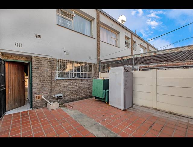 2 BEDROOM APARTMENT FOR SALE IN WINDSOR EAST